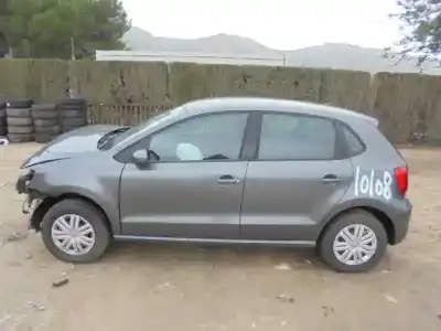 Veicolo di demolizione VOLKSWAGEN POLO (6C1) Comfortline dell'anno 2016 alimentato CHY