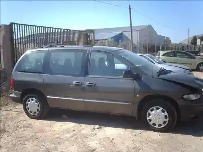 Veicolo di demolizione chrysler voyager (gs) 2.5 td dell'anno 1995 alimentato vm69b