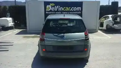 Véhicule à la ferraille renault                                            scenic ii                                                                                                                                                                                                                                                  confort dynamique                                                                                                                                                                                                                                          de l'année 2004 alimenté k9kf7