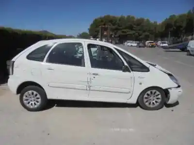Veículo de Sucata citroen xsara picasso (n68) 2.0 hdi do ano 2002 alimentado rhy