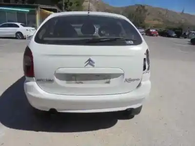Veículo de Sucata citroen xsara picasso (n68) 2.0 hdi do ano 2002 alimentado rhy