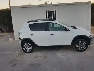 Veículo de Sucata dacia sandero stepway do ano 2020 alimentado h4bg4