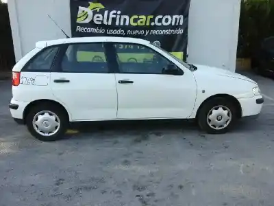Véhicule à la ferraille seat ibiza (6k1) stella de l'année 2000 alimenté alm
