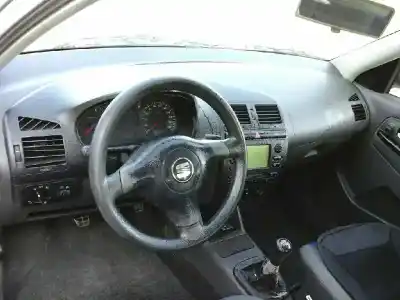 Véhicule à la ferraille seat ibiza (6k1) stella de l'année 2000 alimenté alm