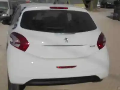 Veículo de Sucata peugeot 208 active do ano 2014 alimentado hm01