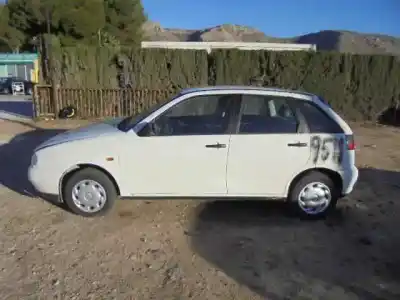 Véhicule à la ferraille SEAT IBIZA (6K) CL de l'année 1998 alimenté APQ