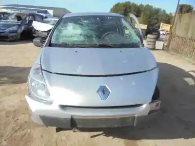 Здавання транспортного засобу renault clio iii authentique року 2011 потужний d4fd7