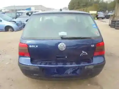 Veículo de Sucata volkswagen golf iv berlina (1j1) conceptline do ano 2000 alimentado azd