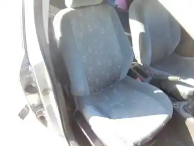 Veicolo di demolizione peugeot 307 (s1) xr dell'anno 2002 alimentato rhy (dw10td)