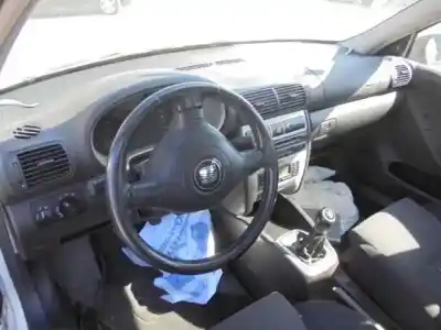 Здавання транспортного засобу seat leon (1m1) stella року 2005 потужний asv