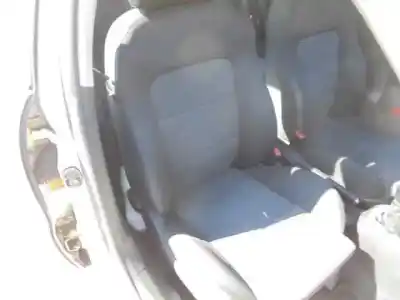 Здавання транспортного засобу seat leon (1m1) stella року 2005 потужний asv