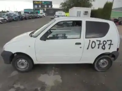 Veicolo di demolizione FIAT SEICENTO (187) Active dell'anno 2005 alimentato 187A1000