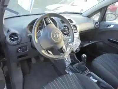 Veículo de Sucata opel corsa d ´´111 years´´ do ano 2010 alimentado a14xer