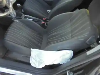 Veículo de Sucata opel corsa d ´´111 years´´ do ano 2010 alimentado a14xer