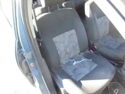 Sloopvoertuig dacia sandero ambiance van het jaar 2010 aangedreven k9kr7