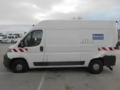 Verschrottungsfahrzeug CITROEN JUMPER KOMBI 33 L2H2 BlueHDi 130 des Jahres 2014 angetrieben 4H03