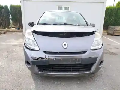 Здавання транспортного засобу renault clio iii exception року 2009 потужний d4fd7
