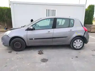 Здавання транспортного засобу renault clio iii exception року 2009 потужний d4fd7