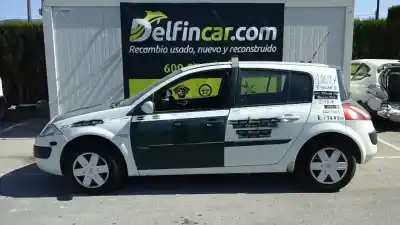 Veicolo di demolizione RENAULT                                            MEGANE II BERLINA 5P                                                                                                                                                                                                                                       Confort Authentique                                                                                                                                                                                                                                        dell'anno 2004 alimentato F9QB800