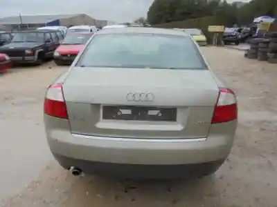 Veículo de Sucata audi a4 berlina (8e) 2.0 do ano 2003 alimentado alt