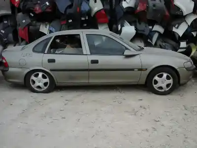 Sloopvoertuig opel vectra b berlina elegance van het jaar 1998 aangedreven x20xev