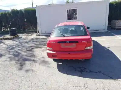 Véhicule à la ferraille hyundai accent (lc) gl 4p de l'année 2000 alimenté g4ea