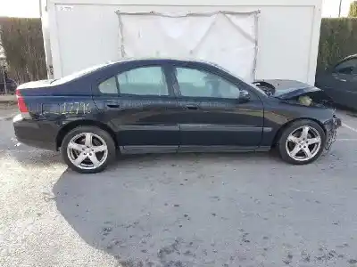 Vehicul casat volvo s60 berlina 2.4 d al anului 2004 alimentat d5244t