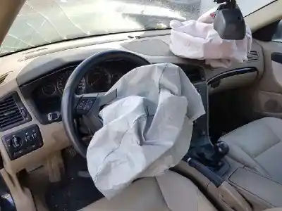 Vehicul casat volvo s60 berlina 2.4 d al anului 2004 alimentat d5244t