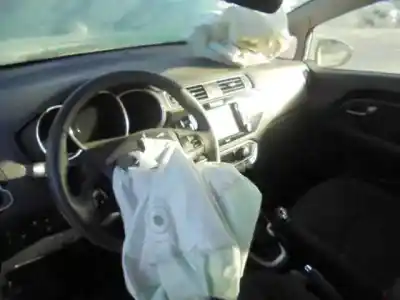 Vehicul casat kia rio basic al anului 2016 alimentat d3fa