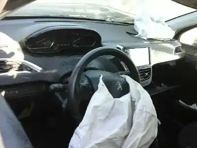 Veículo de Sucata peugeot 208 style do ano 2016 alimentado hm01