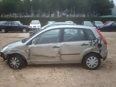 Véhicule à la ferraille FORD                                               FIESTA (CBK)                                                                                                                                                                                                                                               Ambiente                                                                                                                                                                                                                                                   de l'année 2002 alimenté F6JA