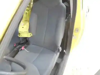 Véhicule à la ferraille peugeot 107 trendy de l'année 2006 alimenté 8ht