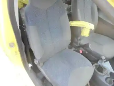 Véhicule à la ferraille peugeot 107 trendy de l'année 2006 alimenté 8ht