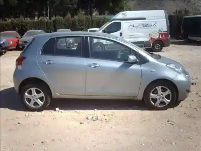 Veículo de Sucata toyota yaris live do ano 2009 alimentado 1nd-tv