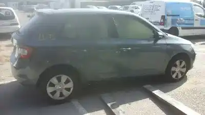 Veicolo di demolizione skoda fabia ambition dell'anno 2015 alimentato chy