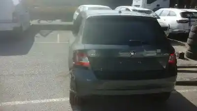 Veicolo di demolizione skoda fabia ambition dell'anno 2015 alimentato chy