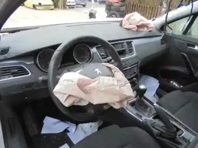 Sloopvoertuig peugeot 508 active van het jaar 2014 aangedreven rh01