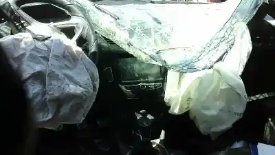 Veicolo di demolizione opel corsa e expression dell'anno 2017 alimentato b14xer