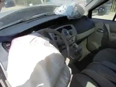 Veículo de Sucata renault scenic ii grand confort expression do ano 2007 alimentado m9rb721