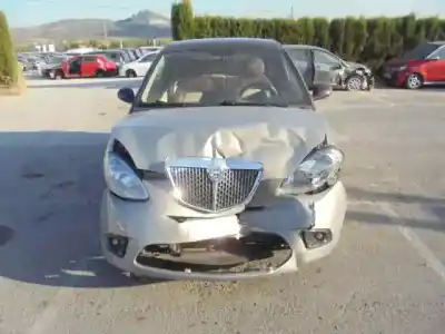 Véhicule à la ferraille lancia                                             ypsilon (101)                                                                                                                                                                                                                                              1.4 16v platino                                                                                                                                                                                                                                            de l'année 2007 alimenté 843a1000