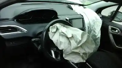 Véhicule à la ferraille peugeot 2008 (--.2013->) style de l'année 2016 alimenté bh02