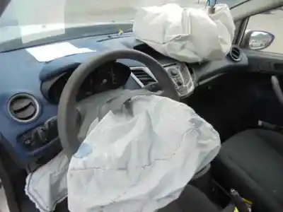 Véhicule à la ferraille ford fiesta (cb1) ambiente de l'année 2009 alimenté snja