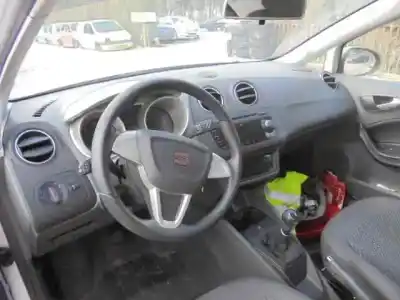 Veículo de Sucata seat ibiza sc (6j1) reference do ano 2010 alimentado cayb