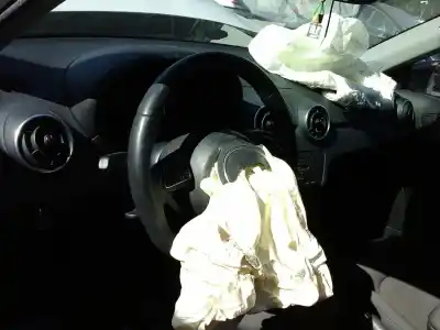 Здавання транспортного засобу audi a1 sportback (8xa) ambition року 2014 потужний cbz