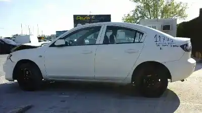 Veículo de Sucata MAZDA 3 BERLINA (BK) 1.6 CD Diesel CAT do ano 2004 alimentado 