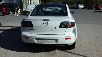 Veículo de Sucata mazda 3 berlina (bk) 1.6 cd diesel cat do ano 2004 alimentado 