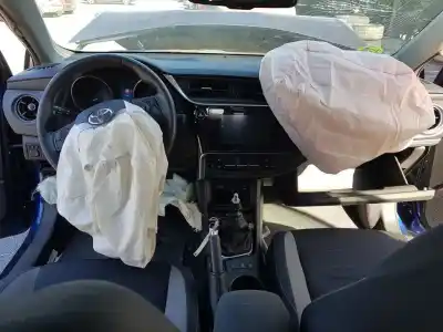 Veículo de Sucata toyota auris active do ano 2015 alimentado 8nr