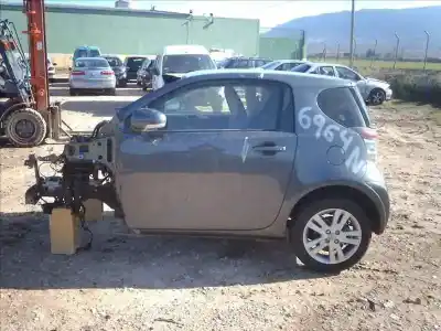 Véhicule à la ferraille TOYOTA IQ 2 de l'année 2010 alimenté 1NR
