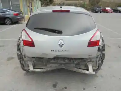 Veicolo di demolizione renault                                            megane iii berlina 5 p                                                                                                                                                                                                                                     dynamique                                                                                                                                                                                                                                                  dell'anno 2010 alimentato k9kg832