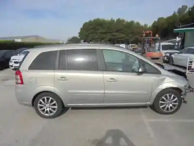 Veicolo di demolizione opel zafira b cosmo dell'anno 2007 alimentato z19dt
